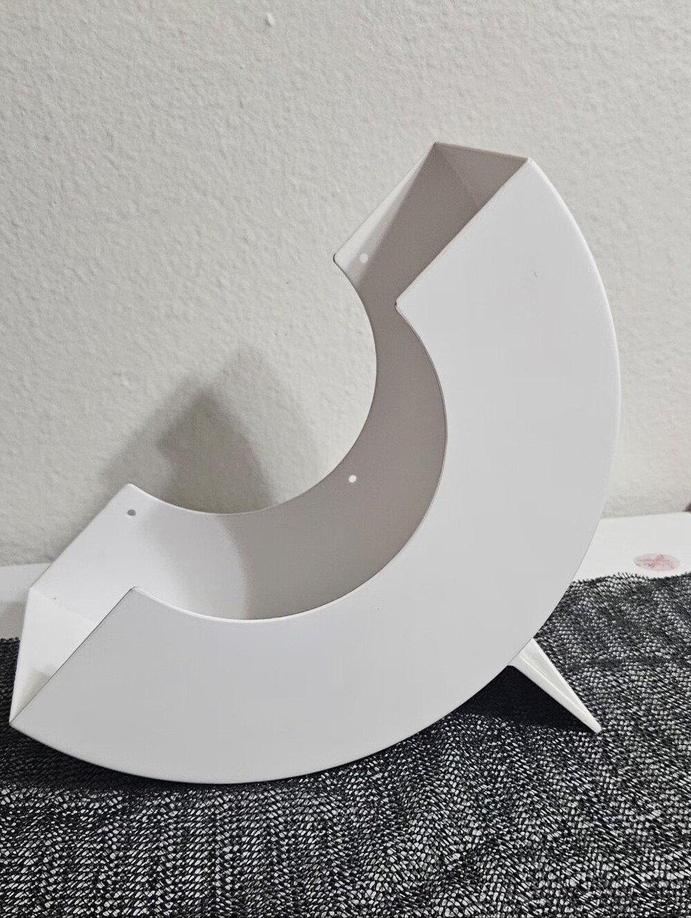 Tupperware White Crescent Display Stand